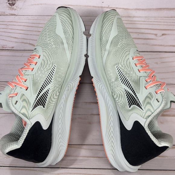 Altra Green Athletic Shoes with Breathable Mesh and Streamlined Design - Picture 7 of 9